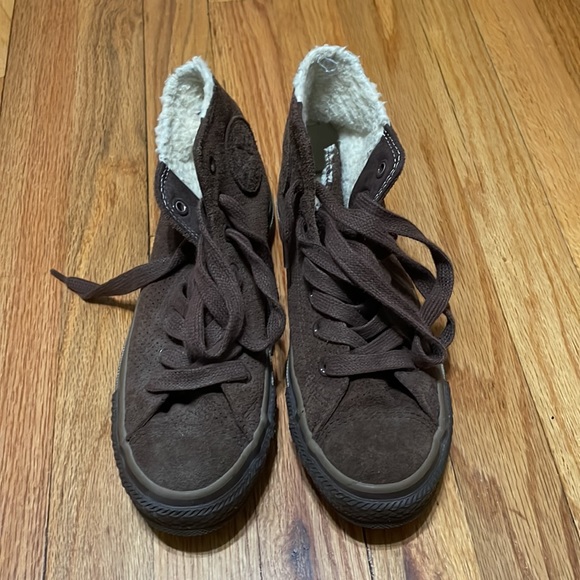 Hightop Converse - Picture 2 of 2